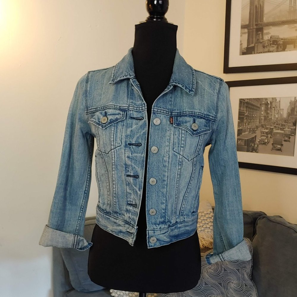LEVI'S DENIM JACKET